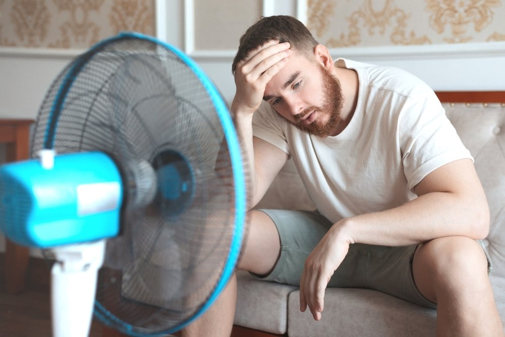 Canicule : 9 astuces ultra simples pour rafraîchir votre intérieur sans clim (et sans vous ruiner)