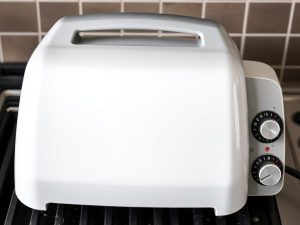 Grille-pain : découvrez enfin l’astuce des experts pour enlever toutes les miettes en quelques minutes