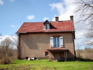 Logement à l'abandon : qui peut le racheter, et comment ?
